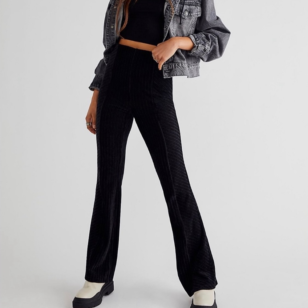 NWT FREE PEOPLE • Slim Pull On Velvet Flare Pants - Black